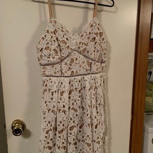 Never worn ! Perfect for Easter !